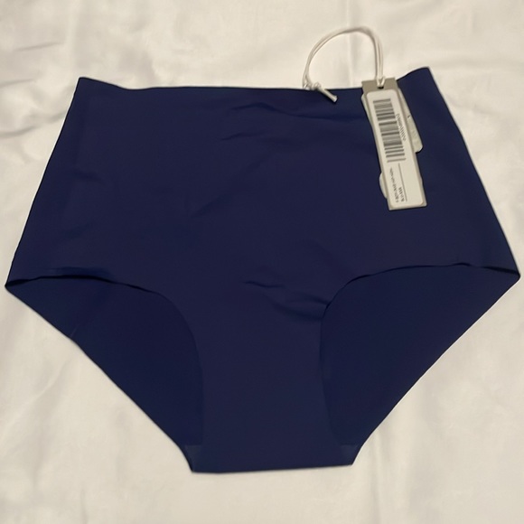 33EG.- The Invisible High-Rise Hipster. - Picture 5 of 7